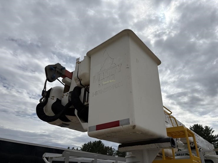 2010-international-durastar-4300-image-6