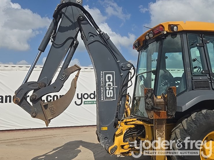2020-deere-310sl-image-27