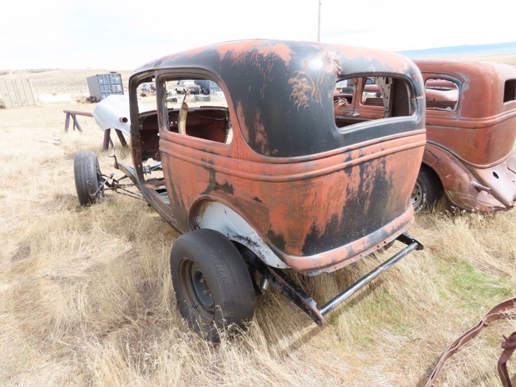1932/3-ford-2dr-sedan-for-rod,-project,-for-parts-image-5