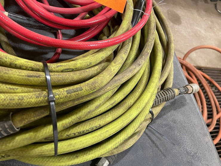 #4606-•-assortment-of-air-hoses-image-3
