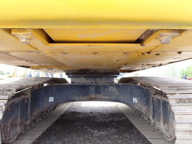 2022-komatsu-pc210-lc-11-image-49