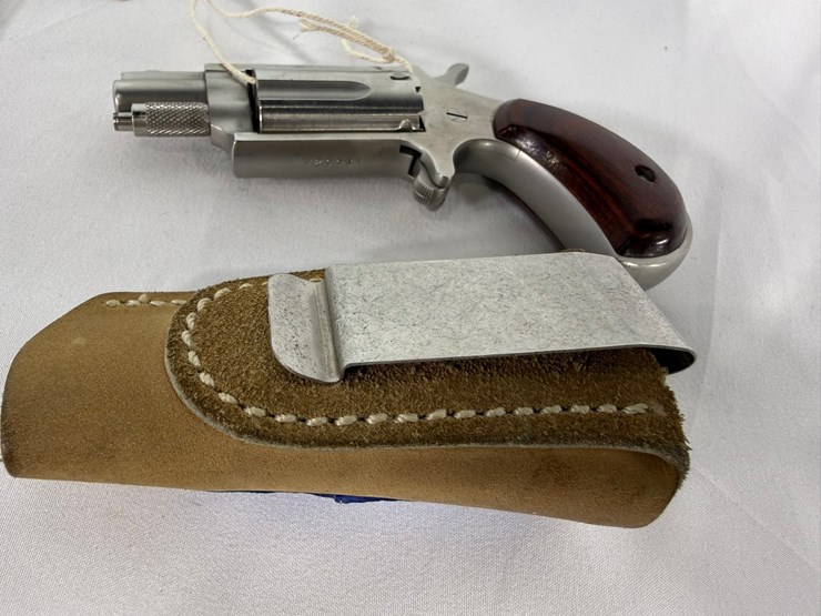 #78-•-north-american-arms-22-magnum-revolver-w29951-image-13
