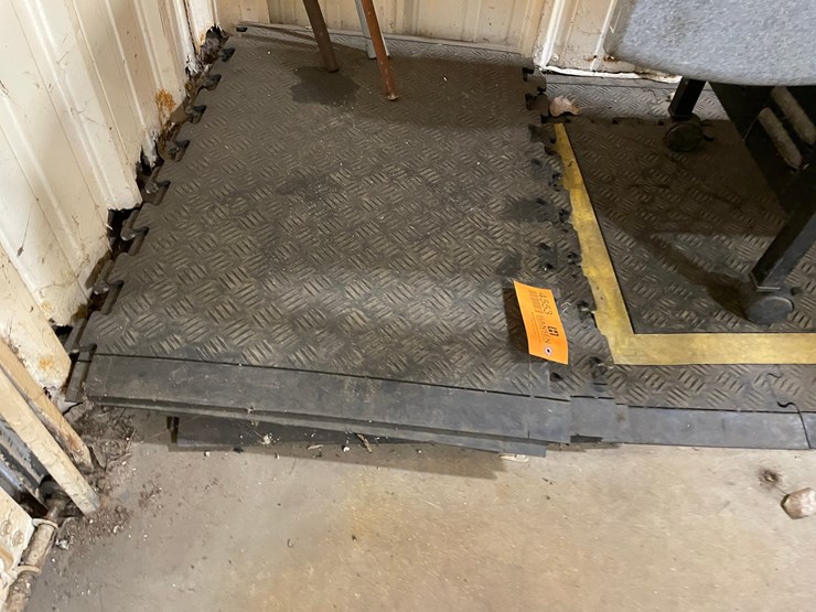 #4553-•-assorted-rubber-floor-mat-tiles-image-1