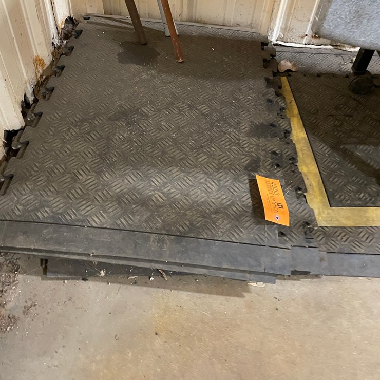 #4553 • Assorted Rubber Floor Mat Tiles