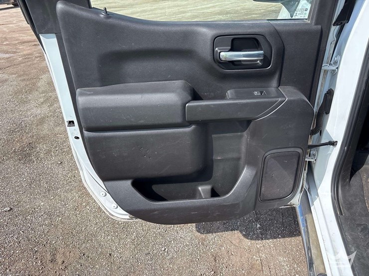 2020-chevrolet-silverado-1500-image-18