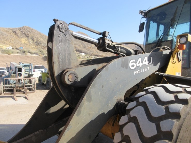 2006-deere-644j-image-18