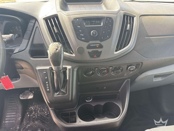 2016-ford-transit-image-27