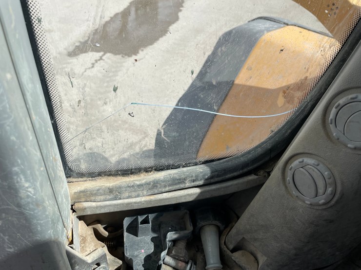 2014-volvo-l120h-image-150