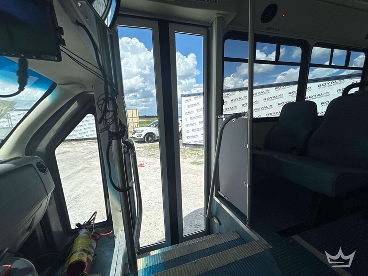 2018-ford-e450-image-21