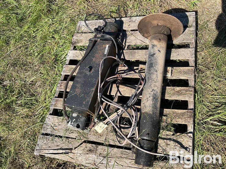 electric-over-hydraulic-trailer-jack-image-4