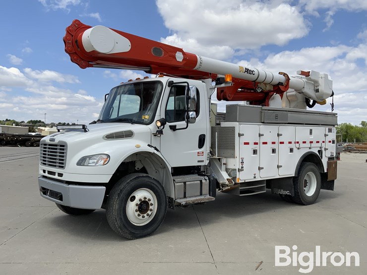 2012-freightliner-m2-106-image-9