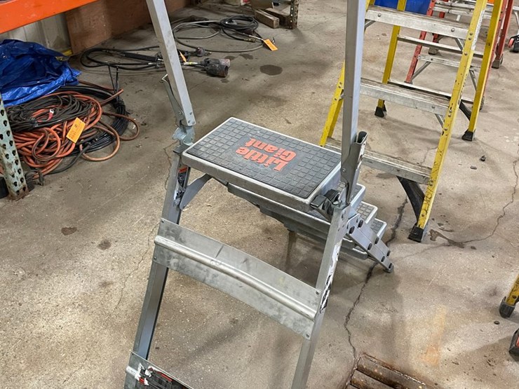 #4594-•-little-giant-aluminum-step-stool-ladder-image-5