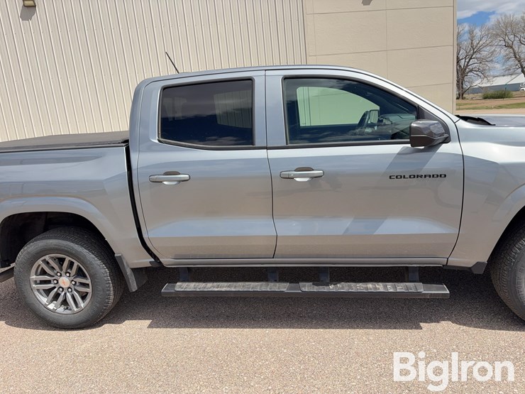 2025-chevrolet-colorado-image-14