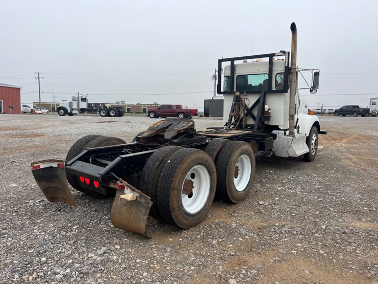 2012-kenworth-t800-image-5