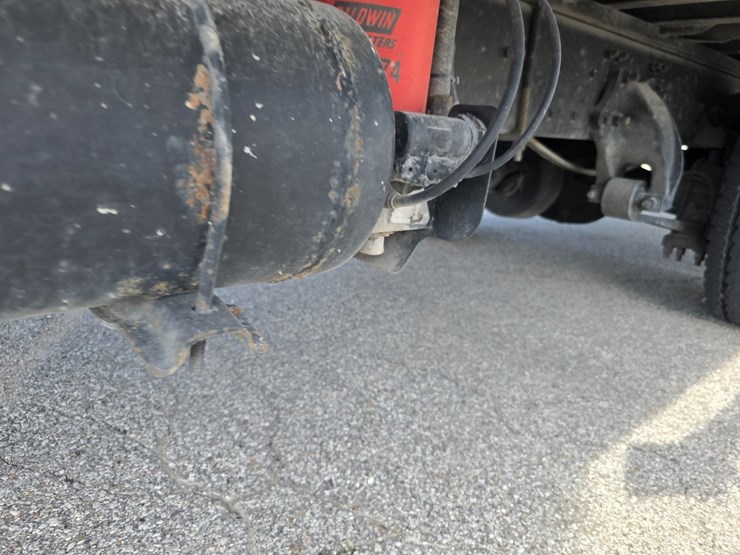 2014-freightliner-m2-106-image-81