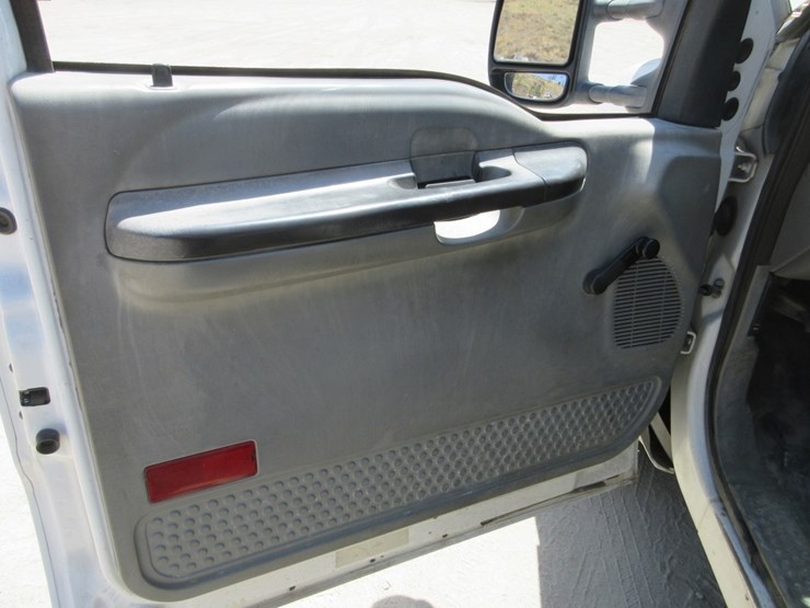 2006-ford-f350-xl-image-10