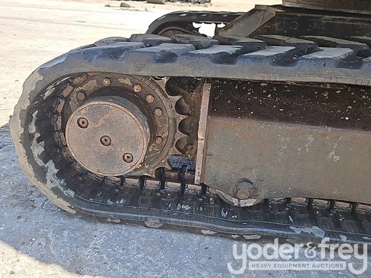 2019-bobcat-e32-image-9