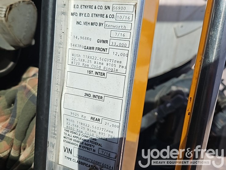 2016-kenworth-t300-image-36