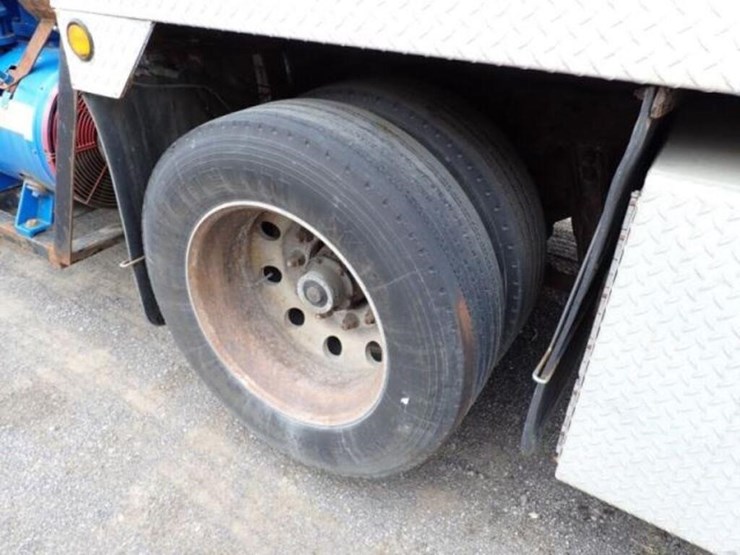 inoperable-2005-mack-cv713-tri/a-vacuum-truck-1m2a-image-45