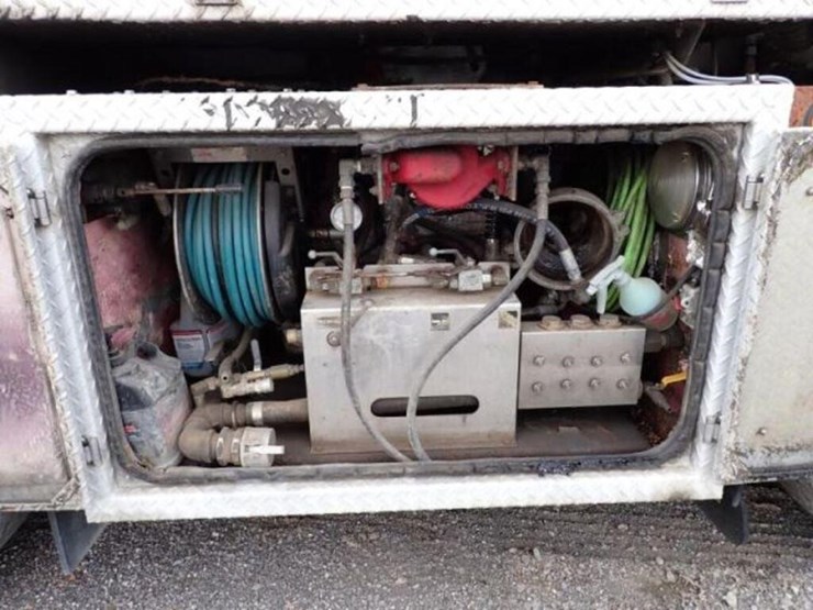 inoperable-2007-supervac-2000-on-2007-mack-ct713-1-image-90