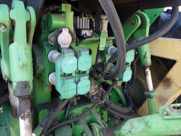 2005-john-deere-7220-image-13