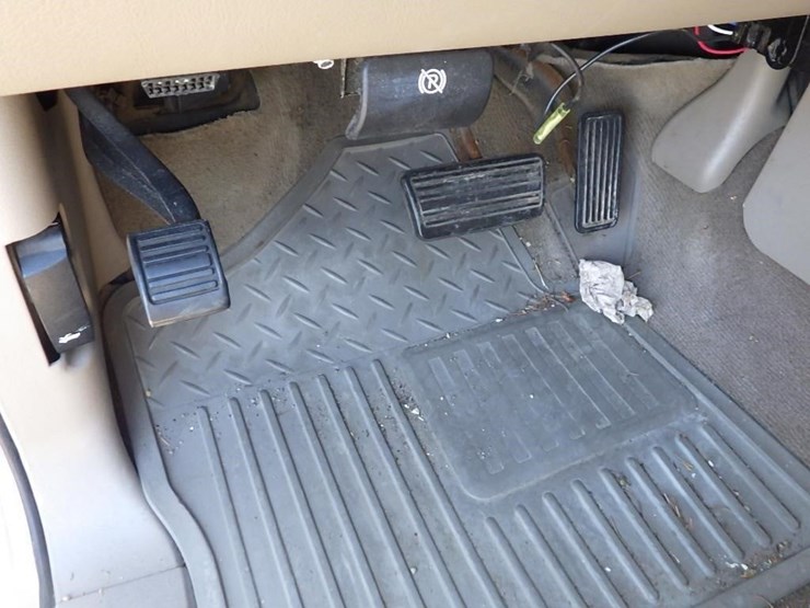 2005-chevrolet-silverado-3500-image-34