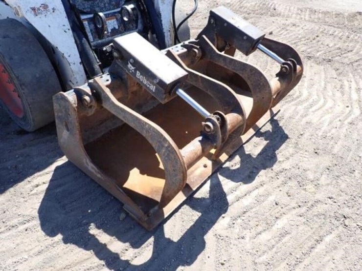 2014-bobcat-s590-image-24