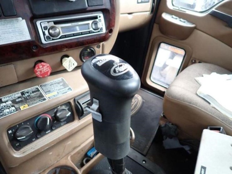 inoperable-2005-mack-cv713-granite-tri/a-vacuum-tr-image-19
