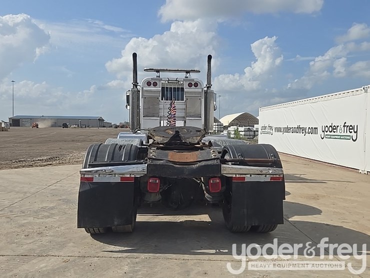 2007-peterbilt-379-image-4
