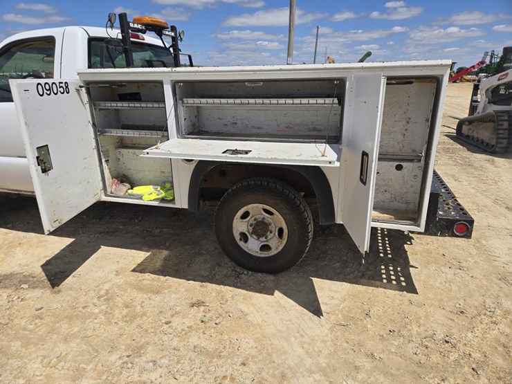 2006-gmc-sierra-2500hd-image-5