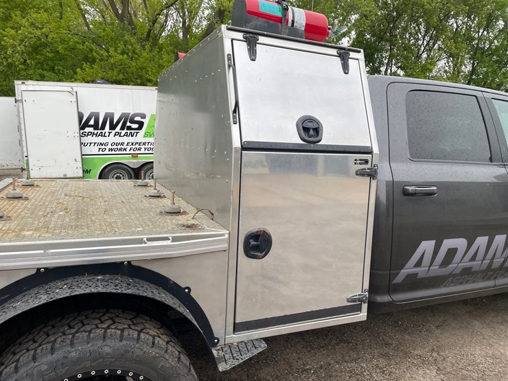2019-dodge-ram-3500-image-30