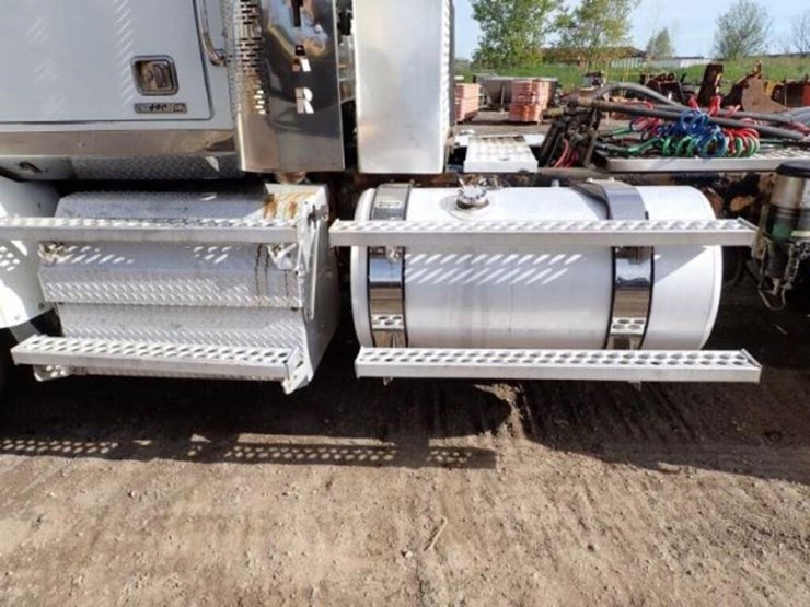 2013-western-star-4900sb-image-40