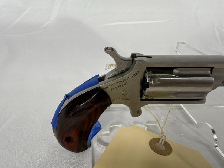 #77-•-north-american-arms-22-magnum-revolver-e319563-image-9
