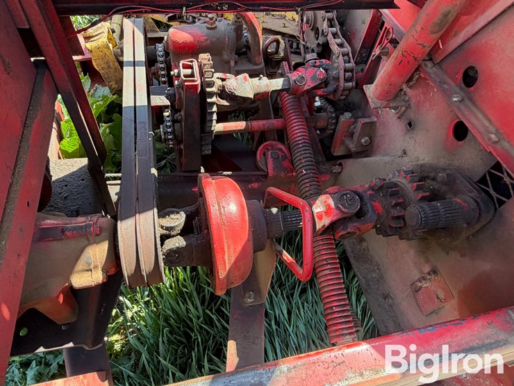 new-holland-718-image-16