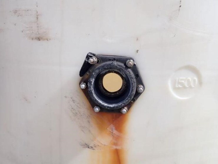 4,000-l-polyethylene-tank-image-5