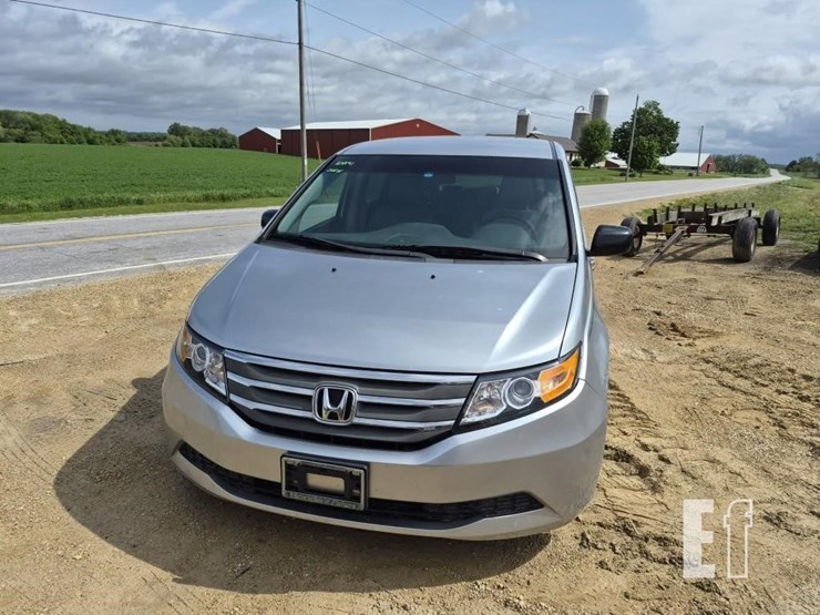 2011-honda-odyssey-image-6