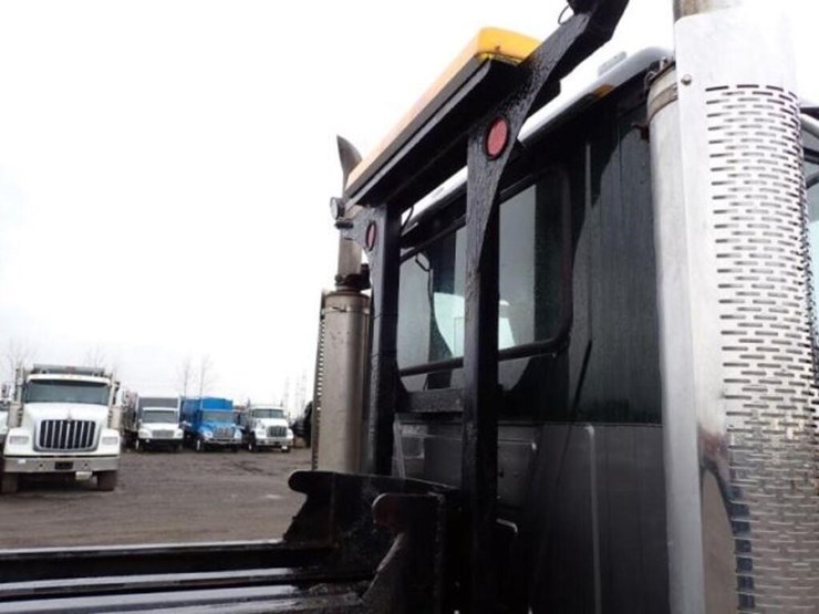 2004-mack-cv713-granite-t/a-rolloff-truck-1m2ag10c-image-69