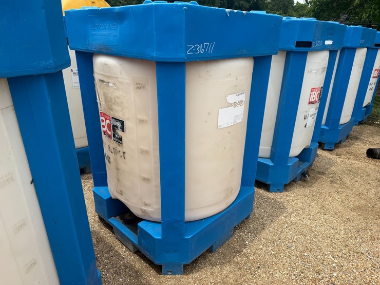 #1656-•-275-gallon-plastic-storage-oil-tank-image-1