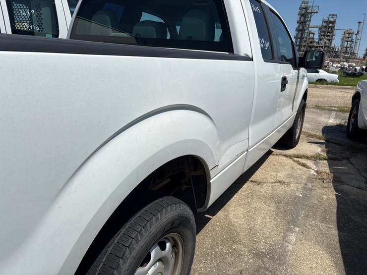 #40-•-2012-ford-1/2-ton-crew-cab-pick-up-truck-image-6
