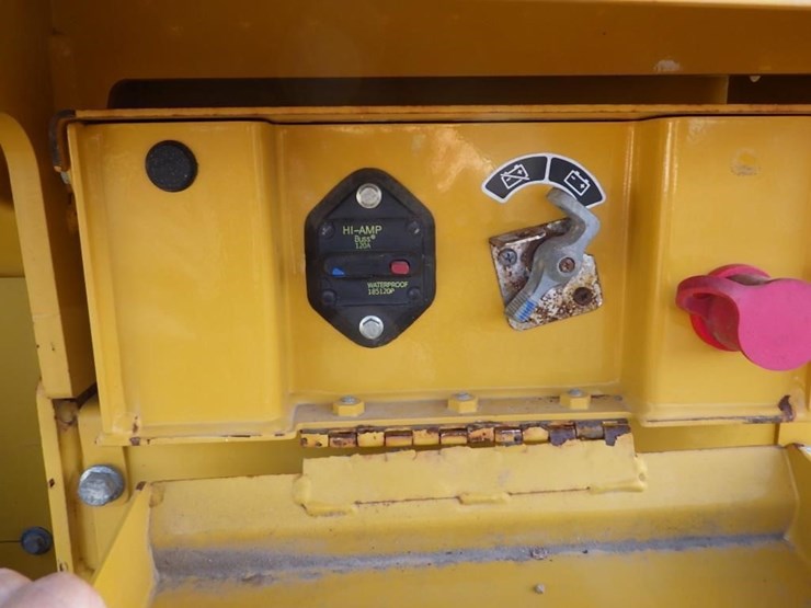 2023-john-deere-544-image-25