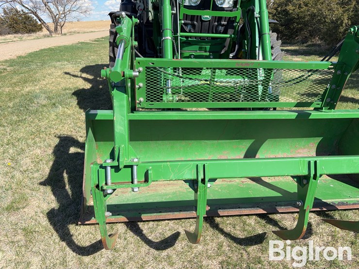 2020-john-deere-6155m-image-11
