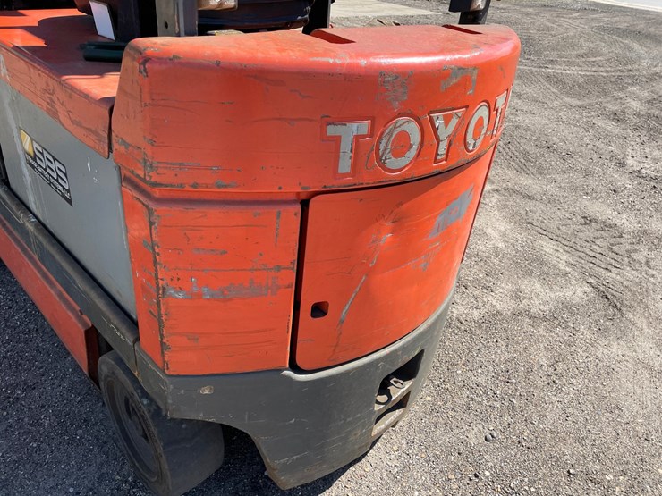 #4537-•-toyota-electric-forklift-image-19