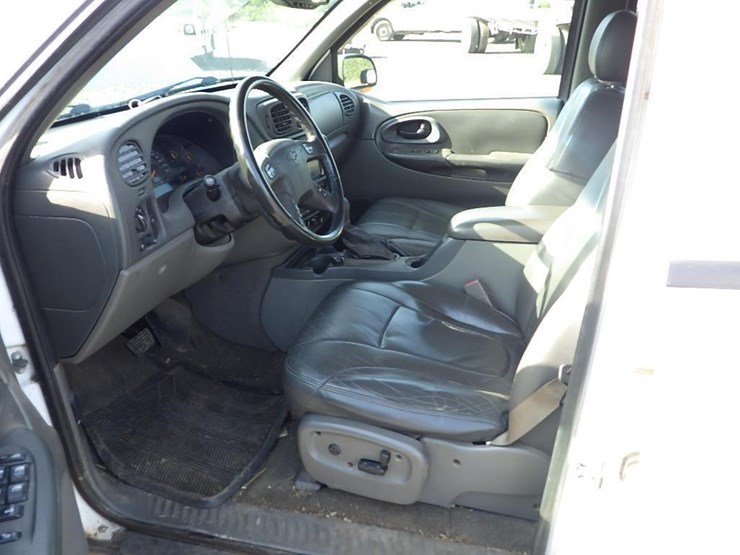 2003-chevrolet-blazer-image-24