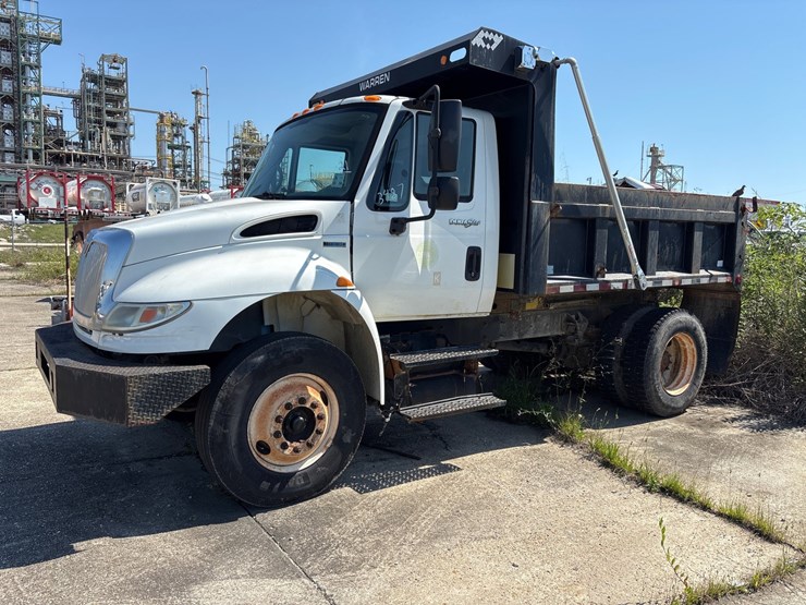 2011-international-durastar-4300-image-1