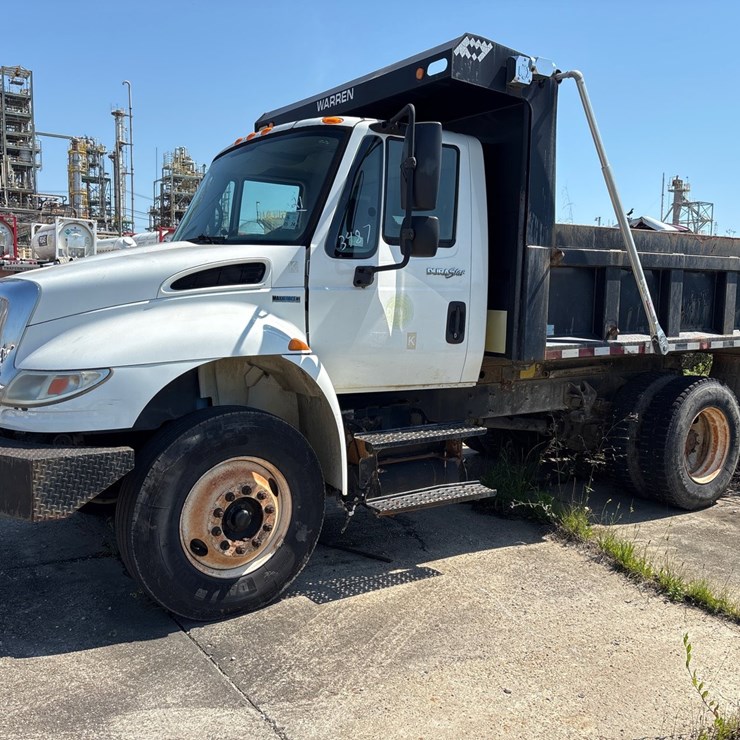 2011 INTERNATIONAL DURASTAR 4300