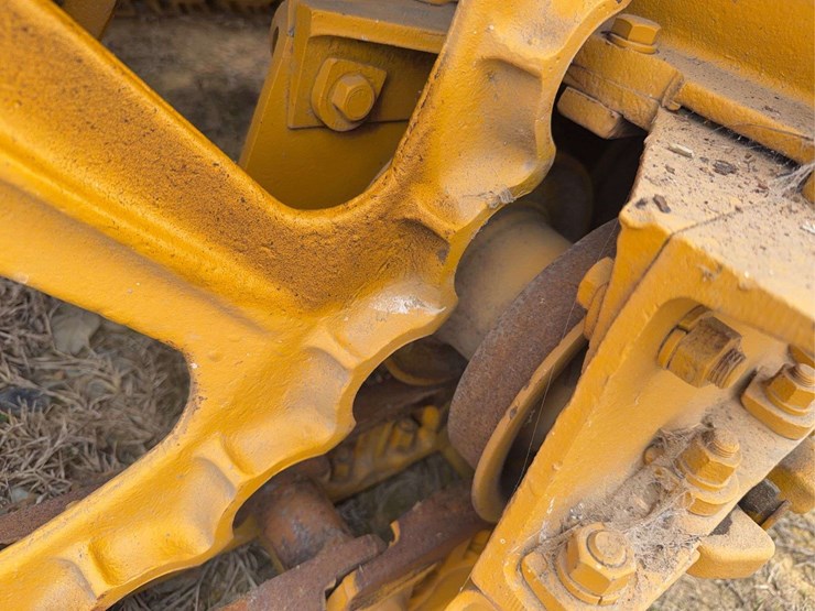 caterpillar-twenty-two-image-20