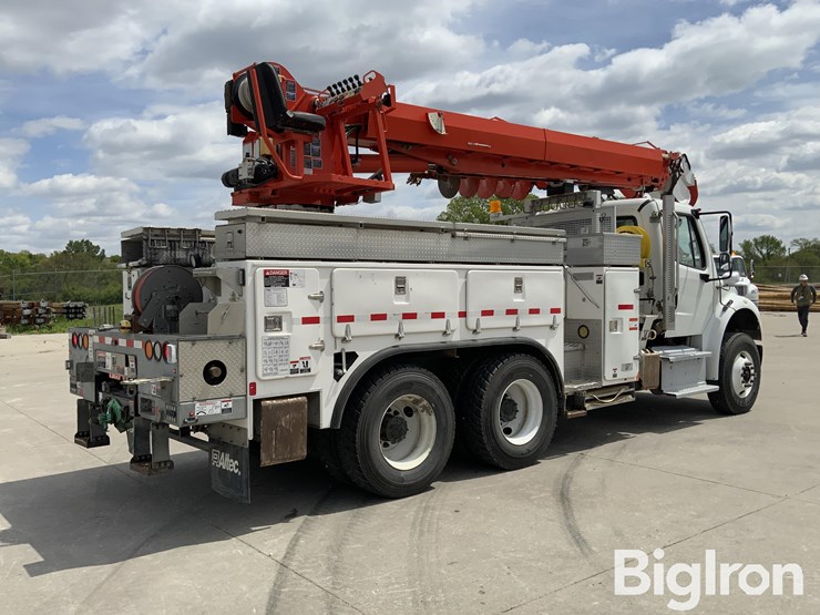 2014-freightliner-m2-106-image-13