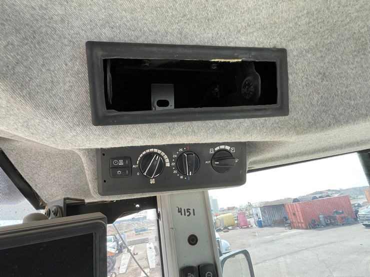 2014-volvo-l120h-image-125