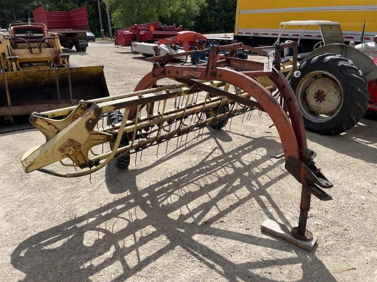new-holland-258-image-1