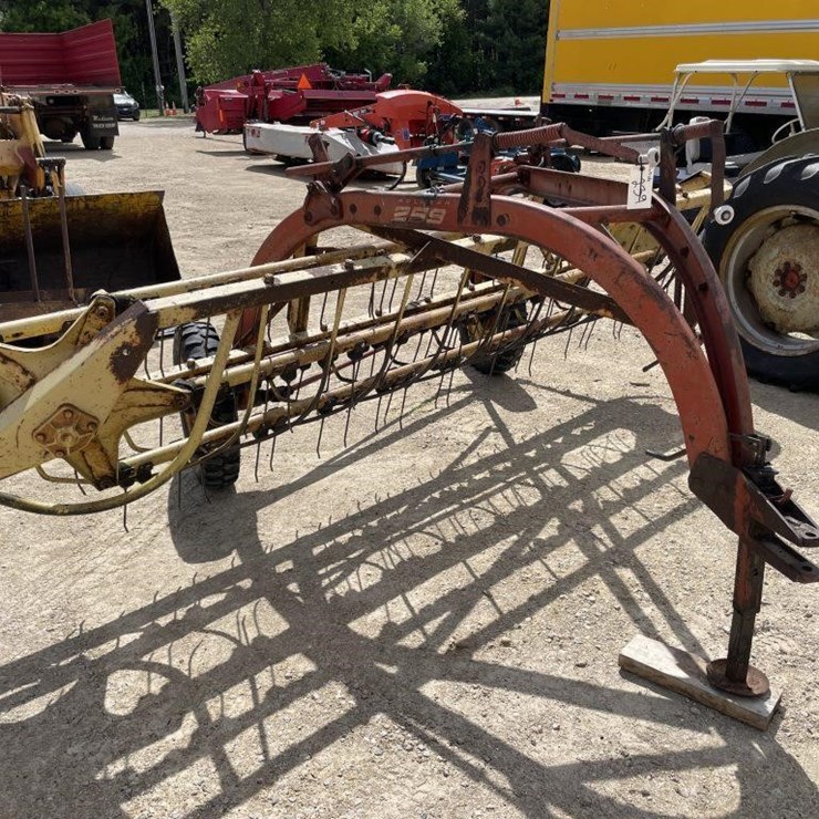 NEW HOLLAND 258